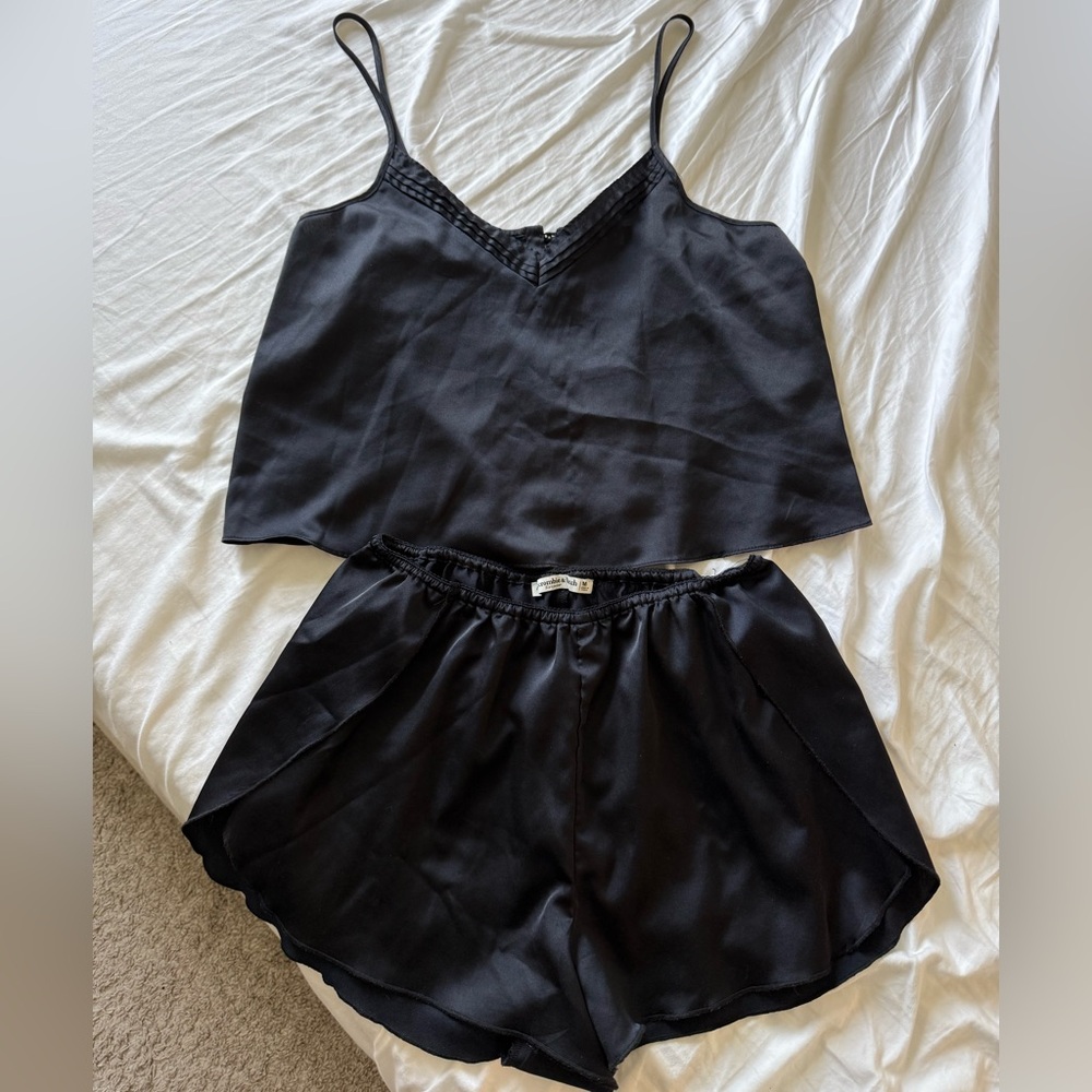Elegant Black Women's Sleepwear Set